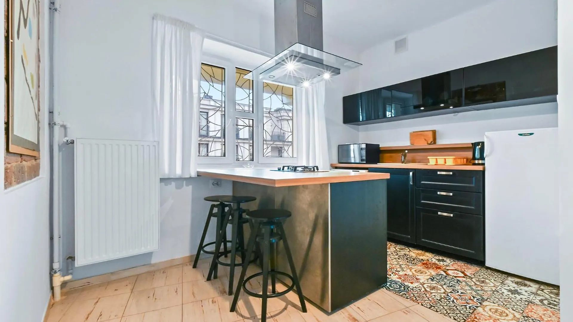 Flat In The Heart Of Historical Warsaw. contacts